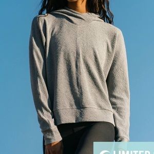 Zyia Retired Gray Textured Sweatshirt Size Small